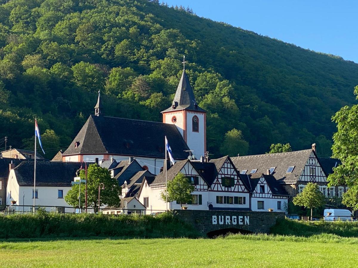Ferienhaus am Baybach in Burgen an der Mosel Exterior foto
